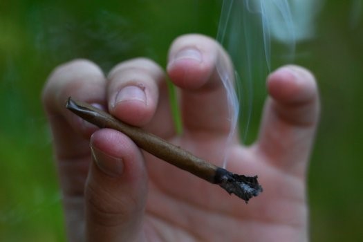 New Oakland secondhand-smoke law should apply to marijuana, too