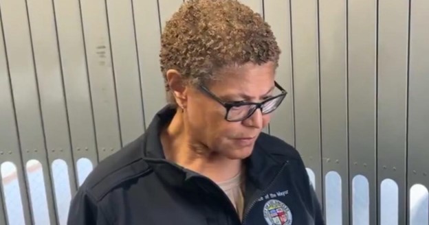 LA Mayor Karen Bass STUNNED as Reporter Absolutely SKEWERS Her Over Failed Policies, Dry Fire Hydrants – Then She Runs Away Like a Coward!